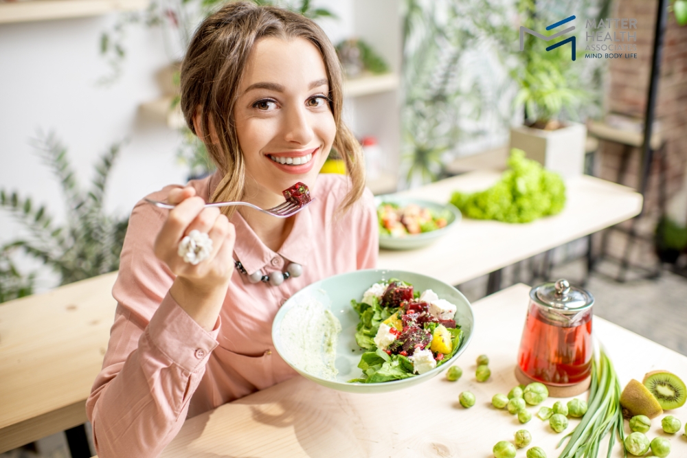 Avoiding Fad Diets A Sustainable Approach to Healthy Eating | A well-balanced, nutritious meal representing sustainable eating habits for long-term health.